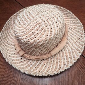 Super cute woven hat